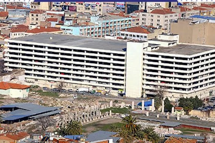 İzmir Çankaya Katlı Otoparkı’nda Yasal Zorunluluk: Hizmet Durduruldu