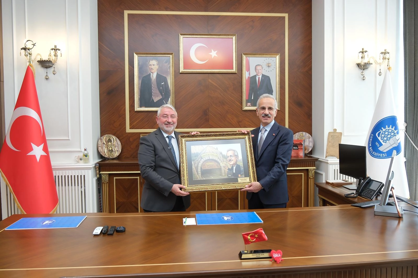 Bakan Uraloğlu’ndan Çorum’a Çevre Yolu Müjdesi: Belediye Ziyaretinde Kritik Kararlar Alındı