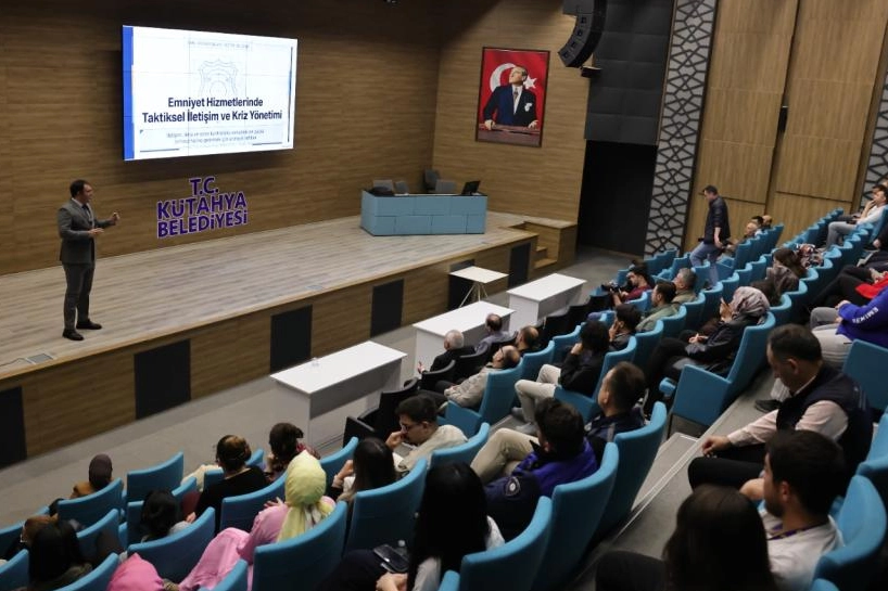 Kütahya Belediyesi’nde "Hizmet Kalitesi" Mesaisi: Personele Etkili İletişim Eğitimi