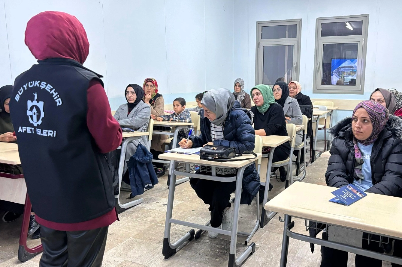 Kocaeli’de Kadınlar Afetlere Karşı Güçleniyor: 318 Kadına Kritik Eğitim