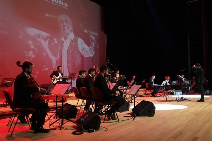 Denizli’de Vefa Gecesi: Edip Akbayram Eserleriyle Anıldı