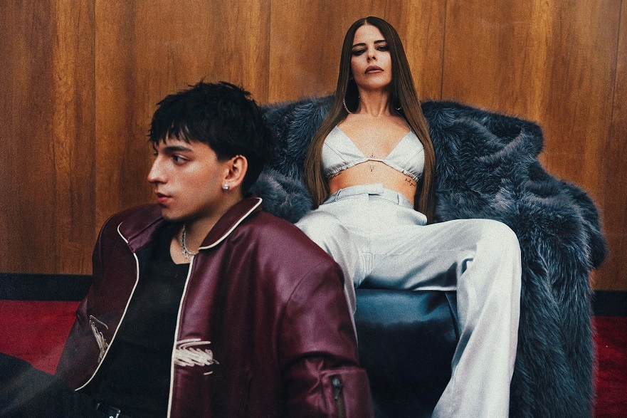 Elektronik Pop Esintili "Yeni Biri": Simge Sağın ve Zeki Arkun'dan Modern İş Birliği