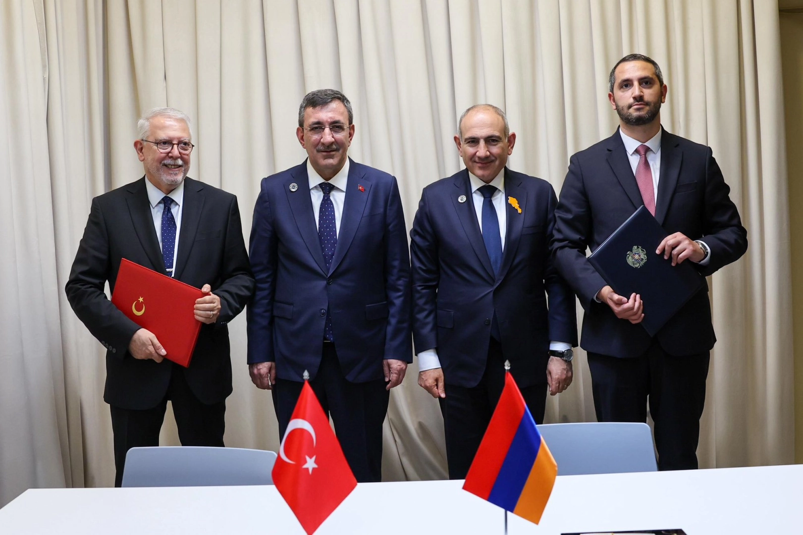 Erivan’da Kritik Diplomasi: Cumhurbaşkanı Yardımcısı Cevdet Yılmaz Zirveye Damga Vurdu