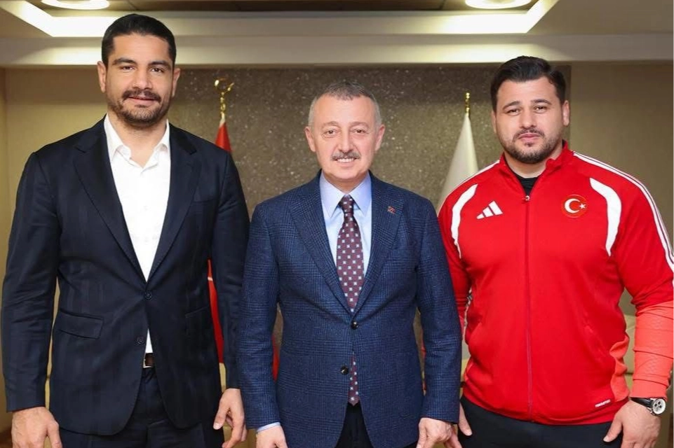 Kocaeli’de Şampiyonlar Zirvesi: Taha Akgül ve Rıza Kayaalp’ten Başkan Büyükakın’a Ziyaret
