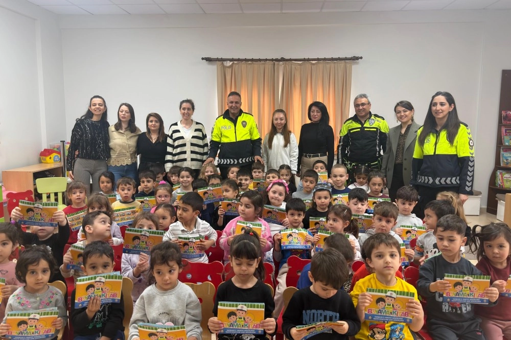 Es Çocuk Evi’nin Miniklerine Trafik Dersi: Kuralları Eğlenerek Öğrendiler