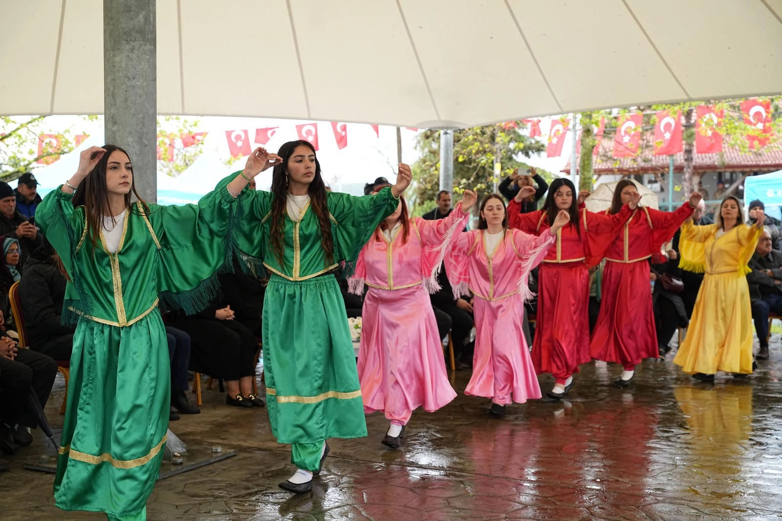 Kocaeli’de Hıdırellez Coşkusu: 10. Uluslararası Şenlikler Mecidiye Köyü’nde Başladı