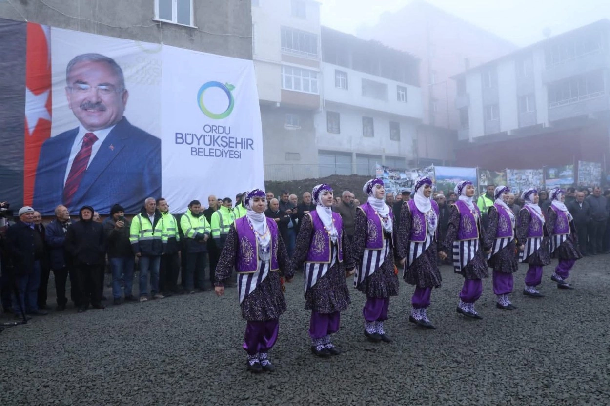 Gürgentepe’de 160 Yıllık Gelenek: Sisli Havada Sıcak Kutlama