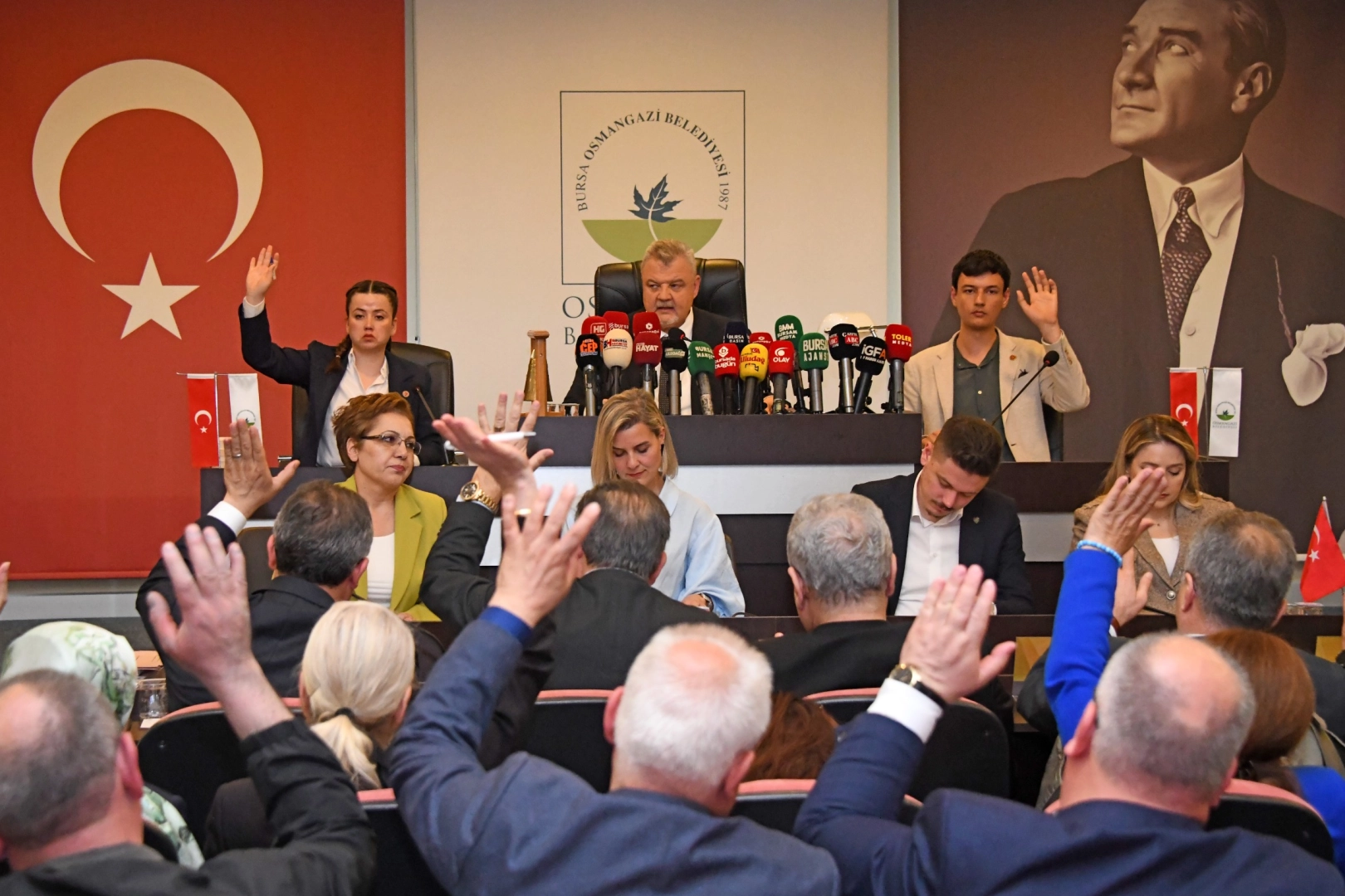 Osmangazi Belediye Meclisi'nde Koza Han ve Okul Güvenliği Masaya Yatırıldı: "Yasayı Uygulamak Zorundayız"