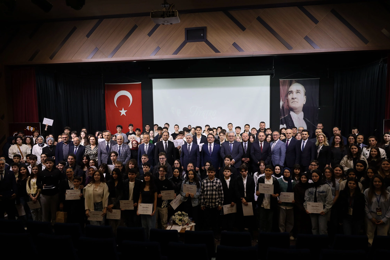Sakarya’da Sanat Rüzgarı: 9. Liseler Arası Tiyatro Festivali Muhteşem Bir Finalle Noktalandı