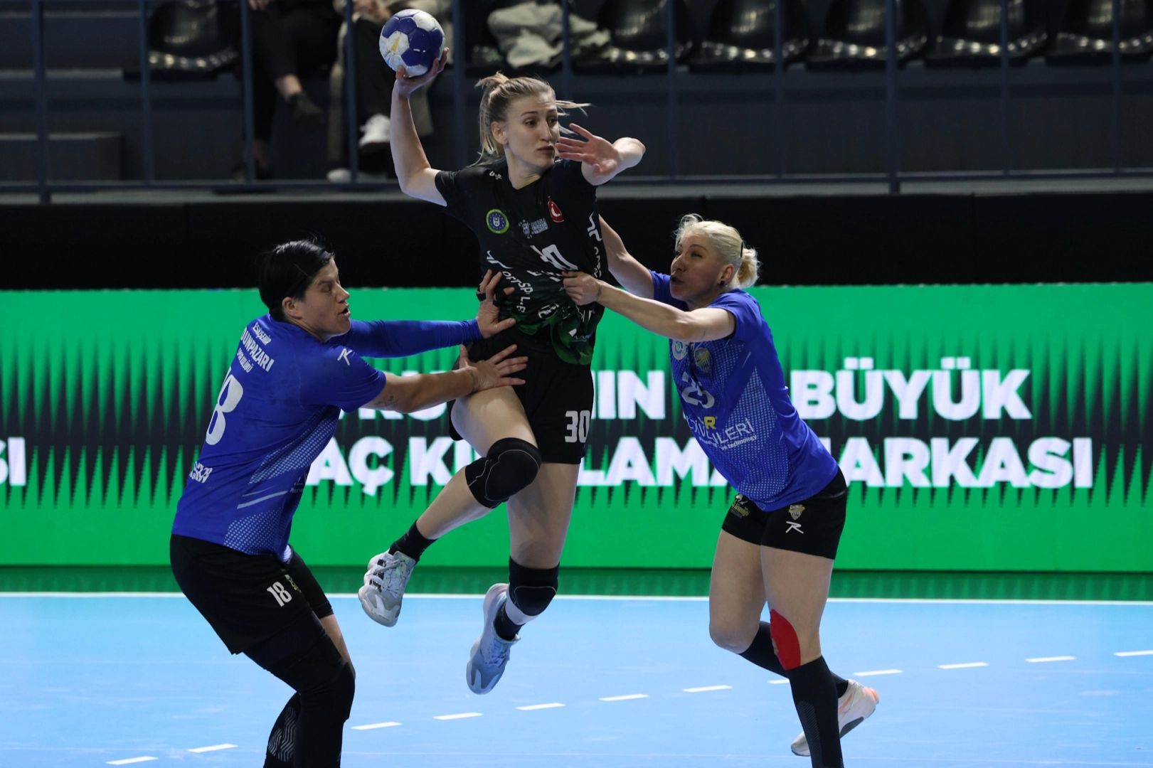 Bursa Büyükşehir Belediyespor Hentbolda Finalde: Odunpazarı’nı Saf Dışı Bıraktı!