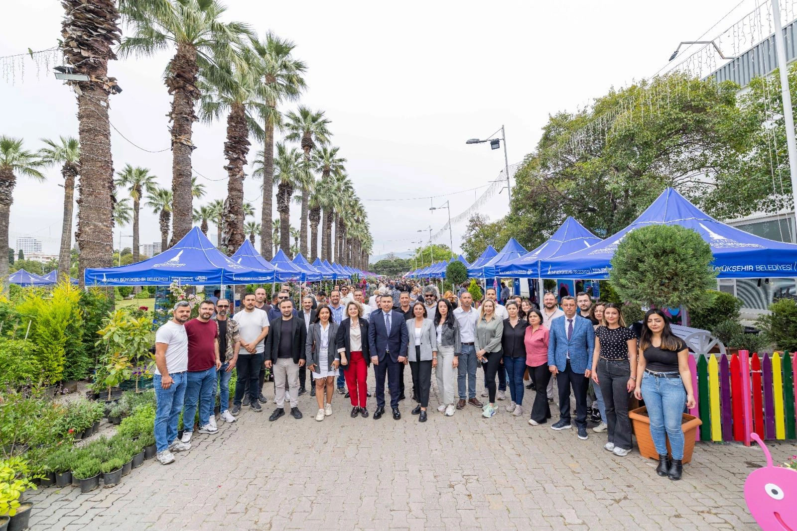 İzmir’de Doğanın Renkleri Buluştu: 3. Balkon ve Bahçe Bitkileri Festivali Başladı