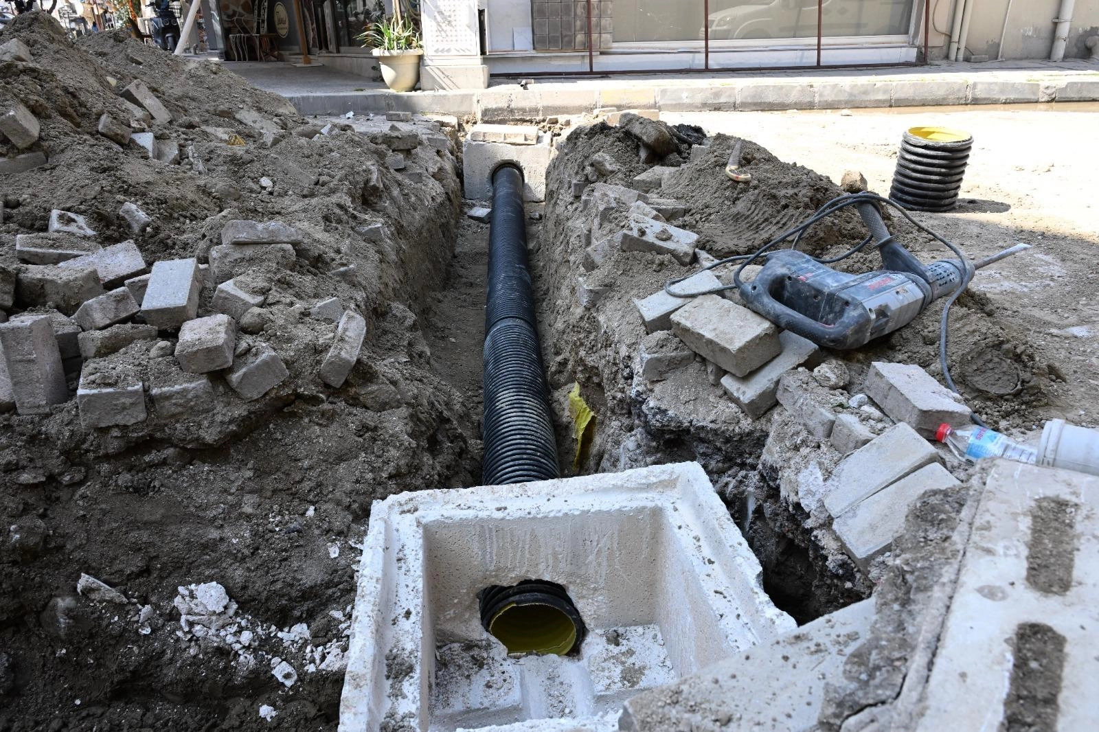 Saruhanlı’da Dev Altyapı Hamlesi: 22 Milyonluk Yatırımda Yol Yarılandı