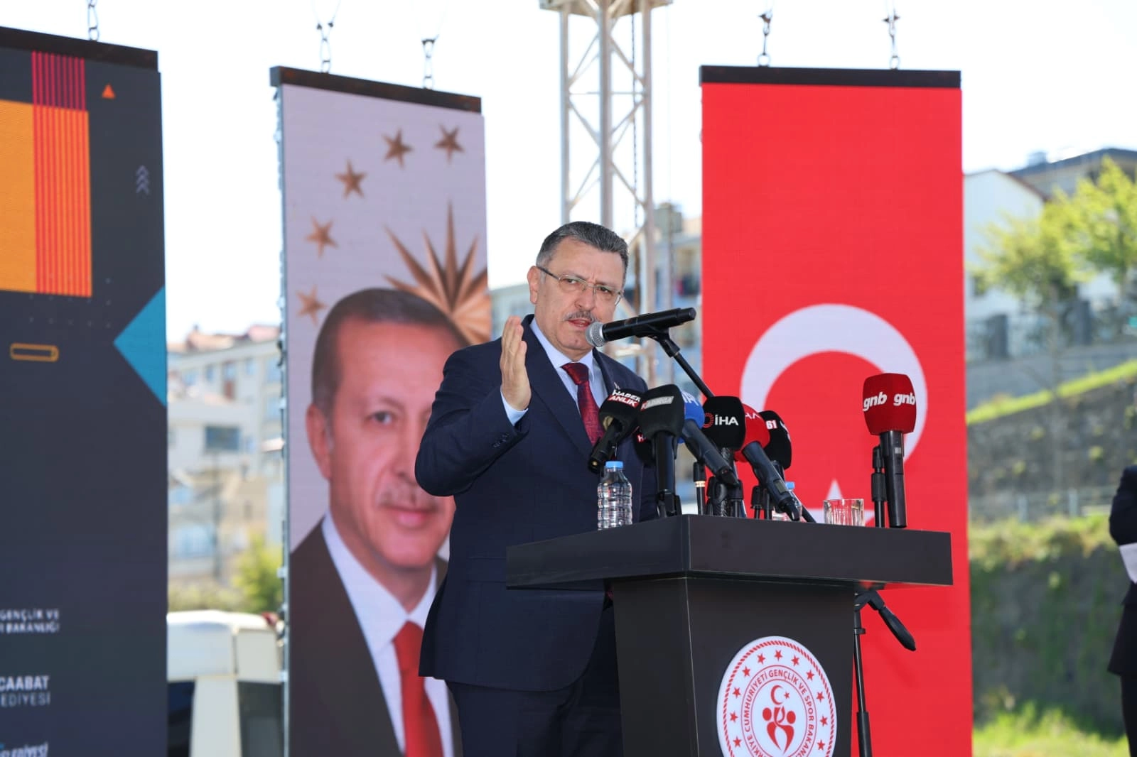 Trabzon’da Spor Yatırımları Hız Kesmiyor: Akçaabat Yüzme Havuzu Hizmete Açıldı