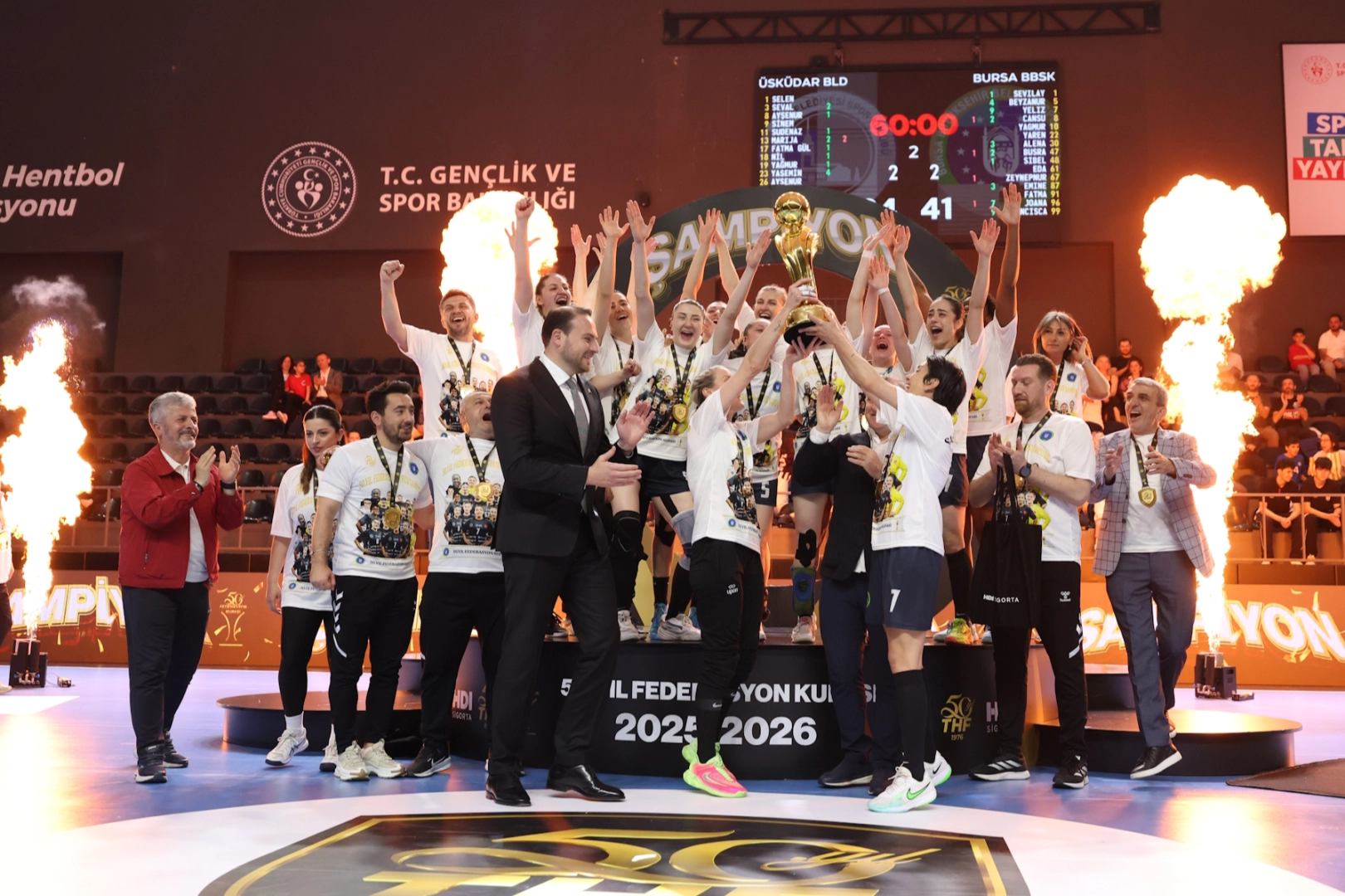 Hentbolda Bursa Rüzgarı: 50. Yıl Federasyon Kupası Şampiyonu Büyükşehir Belediyespor!