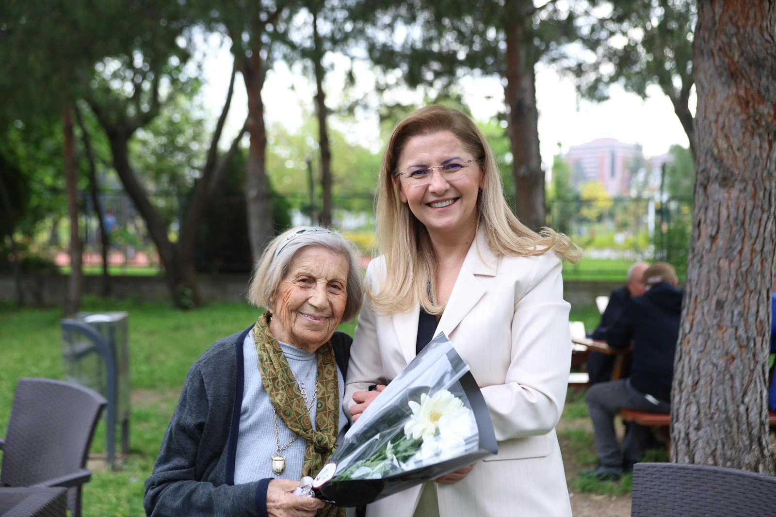Bakırköy’de Üç Kuşak Bir Sofrada: Ataköy Emekliler Evi’nde Duygusal Buluşma