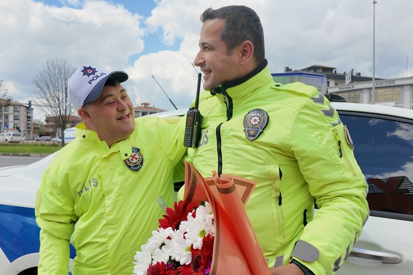 Düzce’de Hayaller Gerçek Oldu: Oğuz Kaan Sarıbaş Bir Günlüğüne Polis Oldu