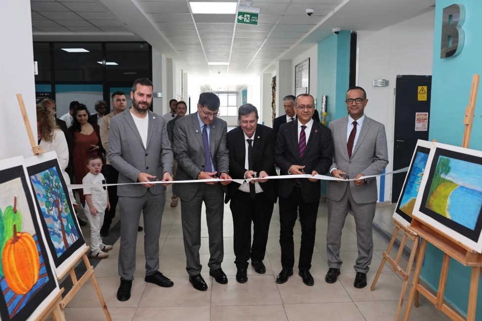 Kütahya’da Sanat Engel Tanımadı: "Engelsiz Dokunuş Sergisi" Kapılarını Açtı