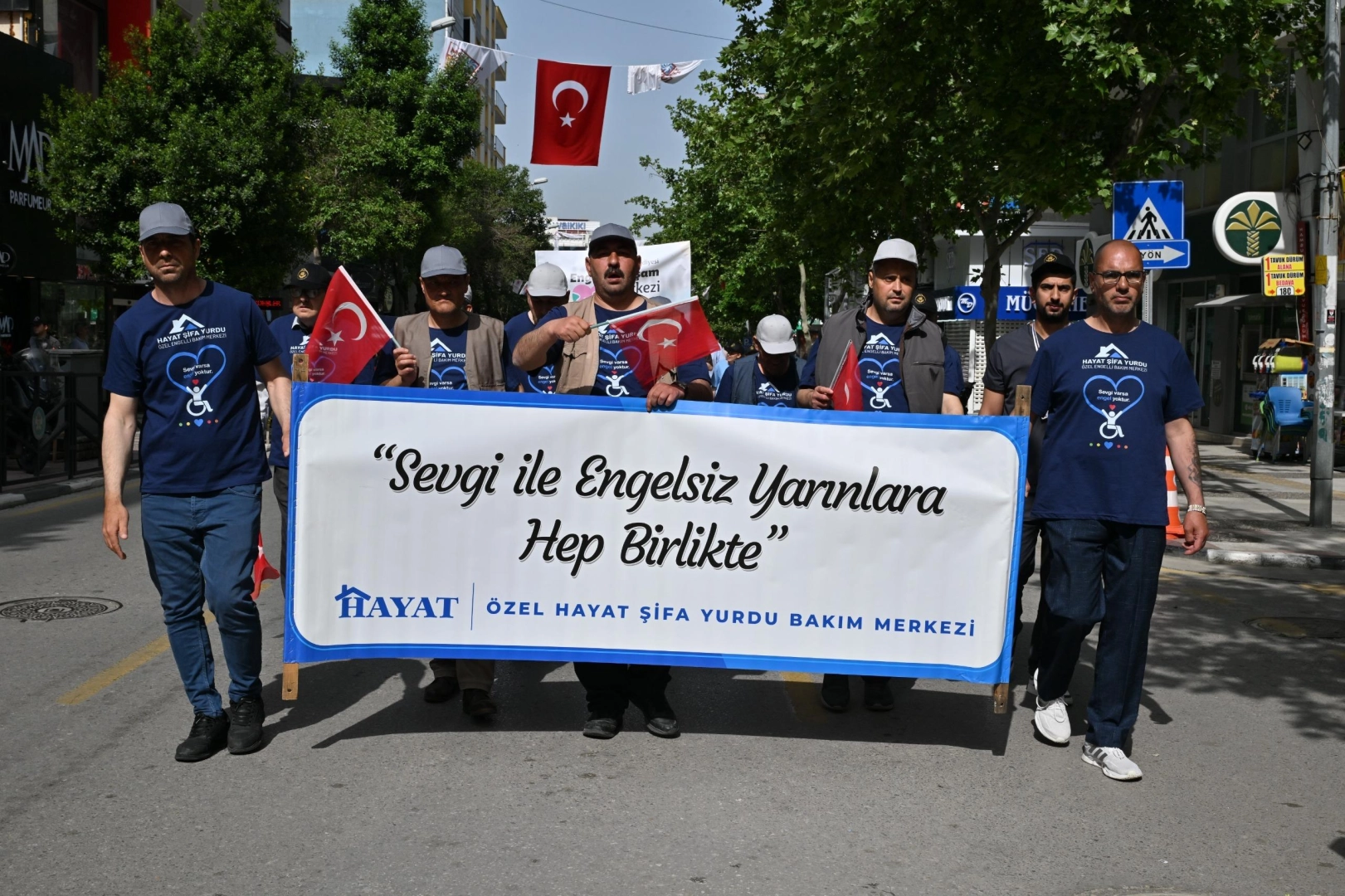 Manisa’da Engelliler Haftası Farkındalık Yürüyüşüyle Başladı