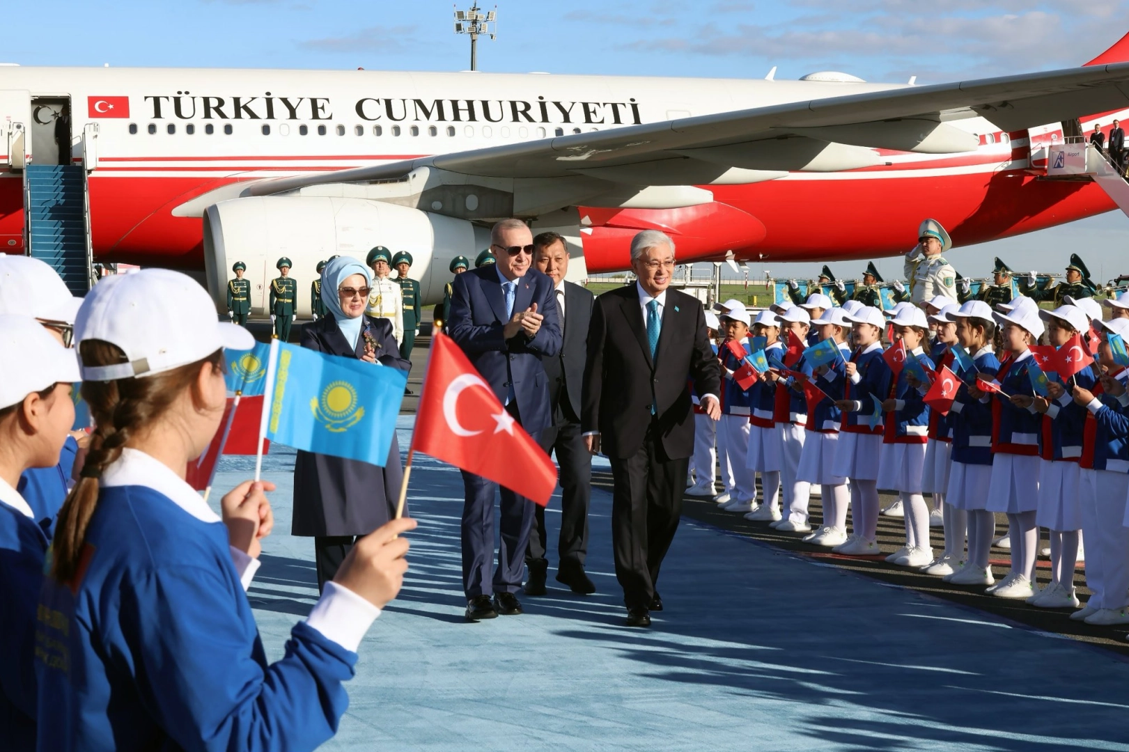 Astana’da Görkemli Karşılama: Cumhurbaşkanı Erdoğan Kazakistan’da