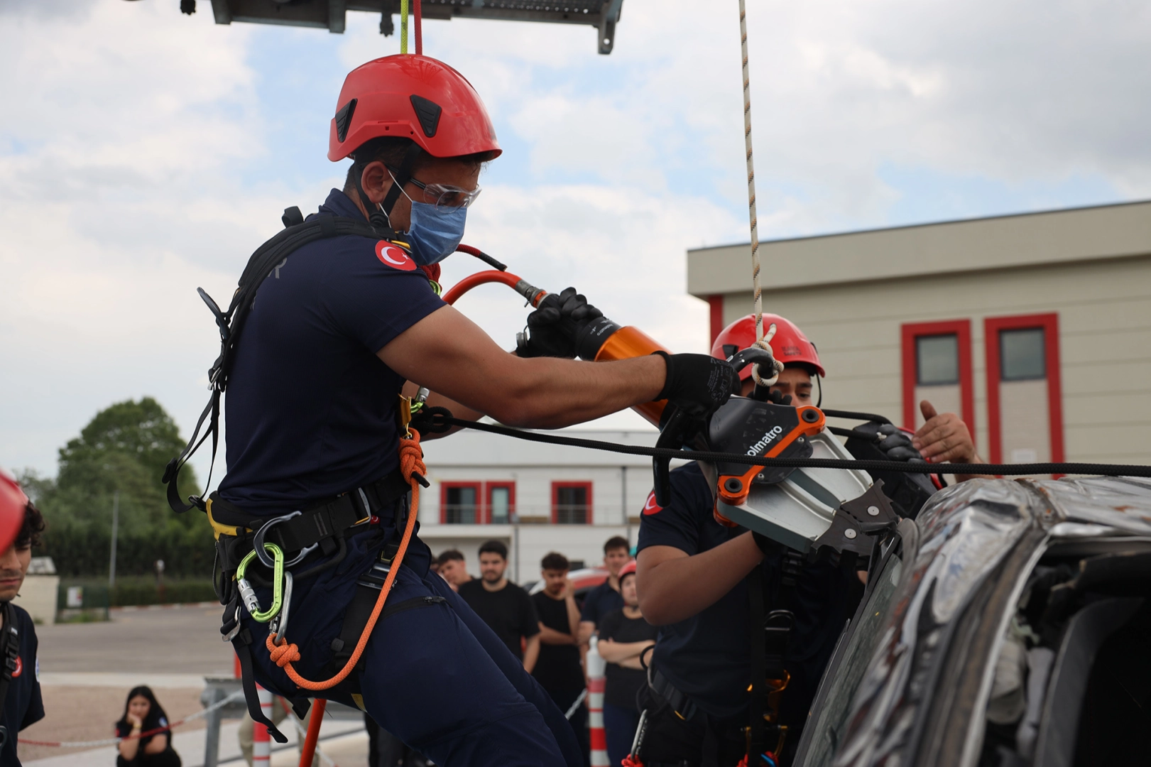 Sakarya’da "Ateş Savaşçıları" Yetişiyor: Geleceğin İtfaiyecilerinden Zorlu Sınav