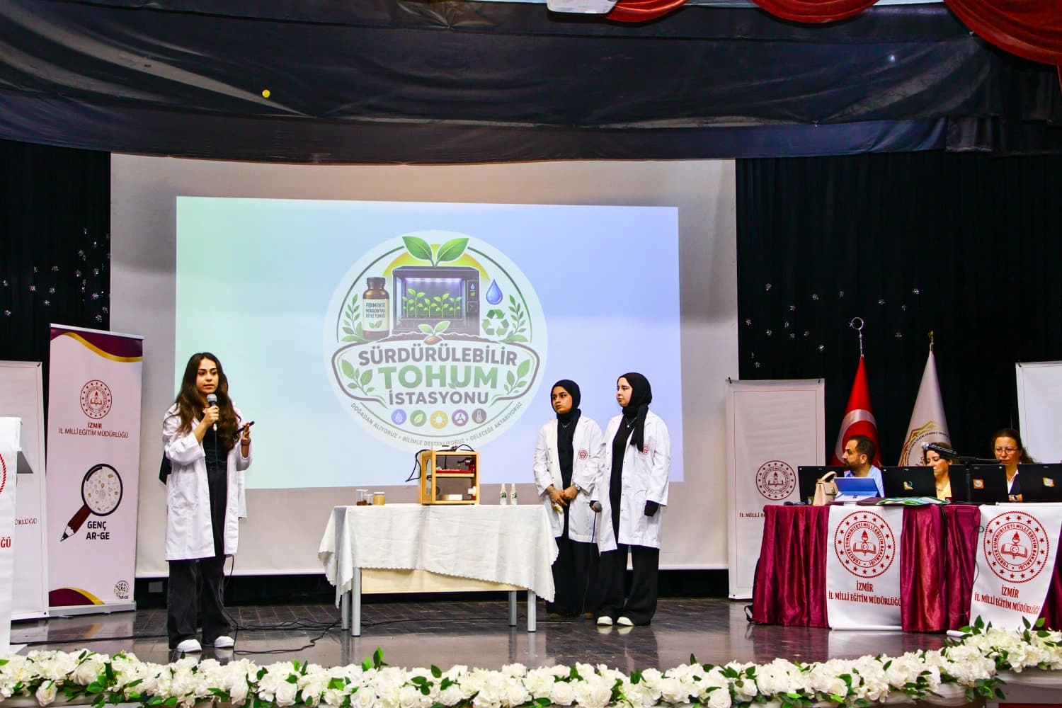 İzmir’de Girişimcilik Rüzgarı: Genç AR-GE Fikir Kampı’nda İnovatif Fikirler Yarıştı