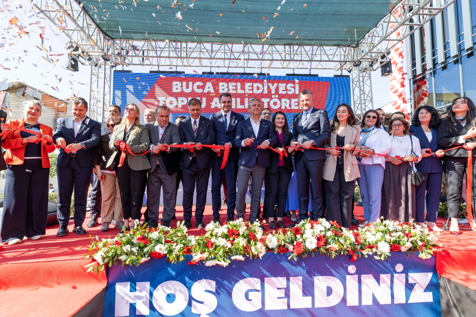Buca'da Dev Açılış: Özgür Özel ve Cemil Tugay 16 Projeyi Hizmete Açtı!