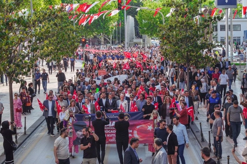 Denizli'de 107 Yıllık Gurur Günü! Müftü Ahmet Hulusi Efendi’nin Yaktığı Meşale Bayramyeri’nde Yeniden Parladı