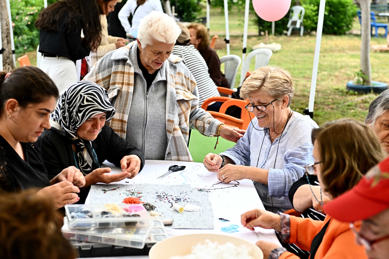 Muratpaşa Belediyesi Yaşlı Evleri Bahar Şenliğinde Buluştu