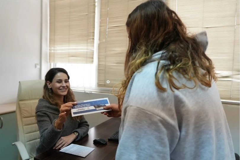 Denizli’de Annelerin Hesabına Yatırıldı! Büyükşehir’den Yeni Doğan Ailelerine 9’ar Bin TL’lik "Horoz Kart" Desteği