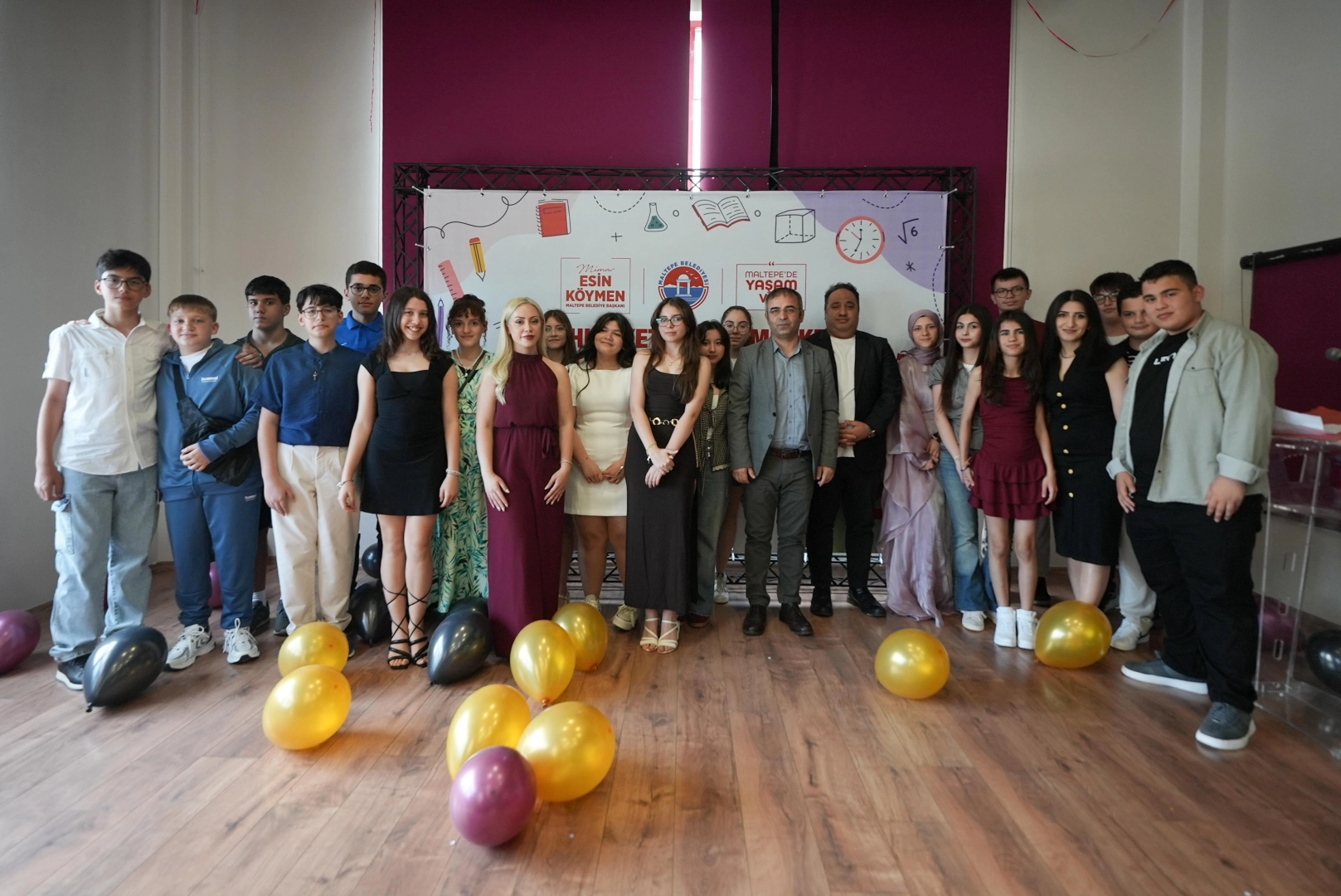 Maltepe’de LGS Hazırlık Kursları Mezuniyet Töreniyle Tamamlandı