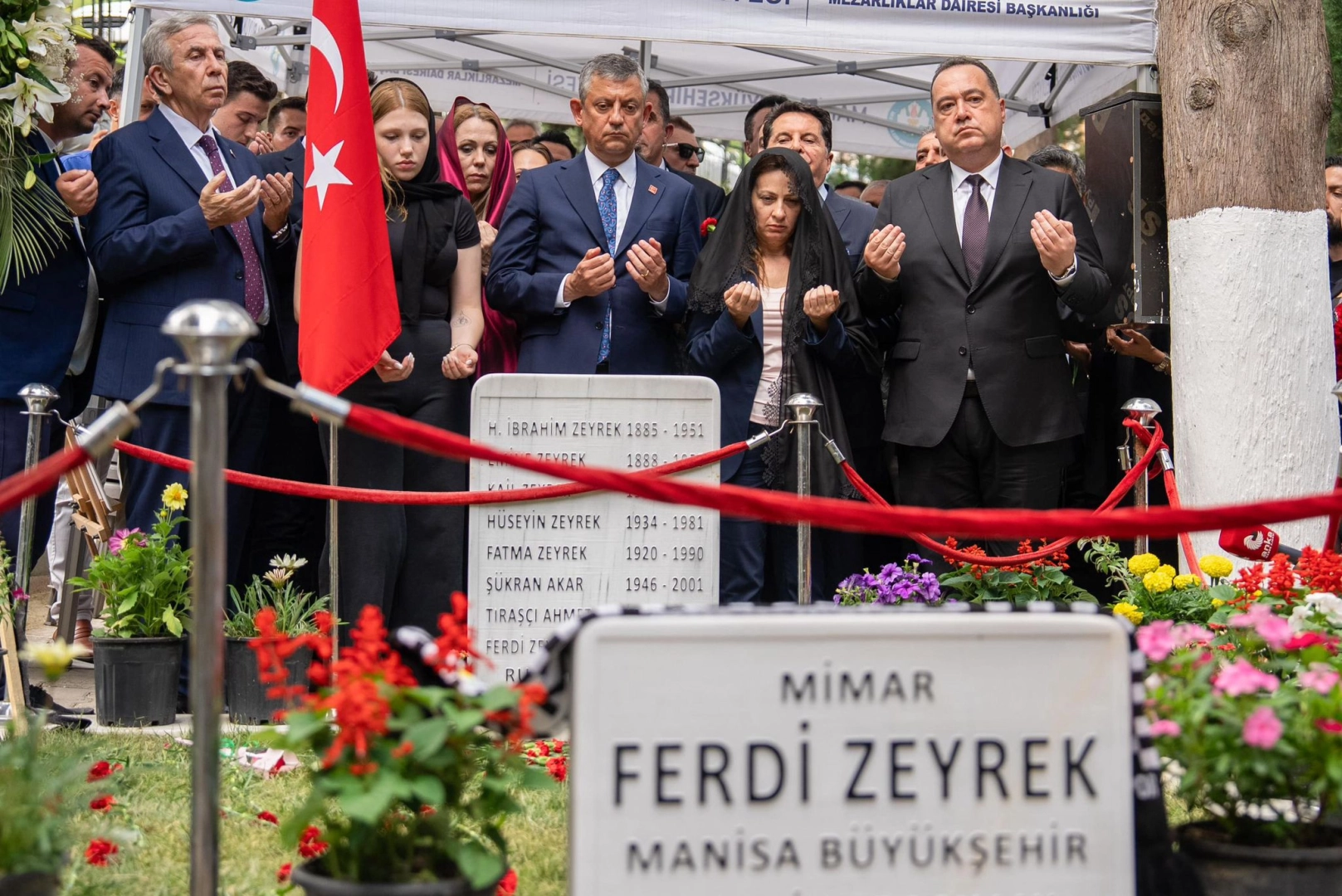 Manisa, Ferdi Zeyrek’i Vefatının Birinci Yılında Andı