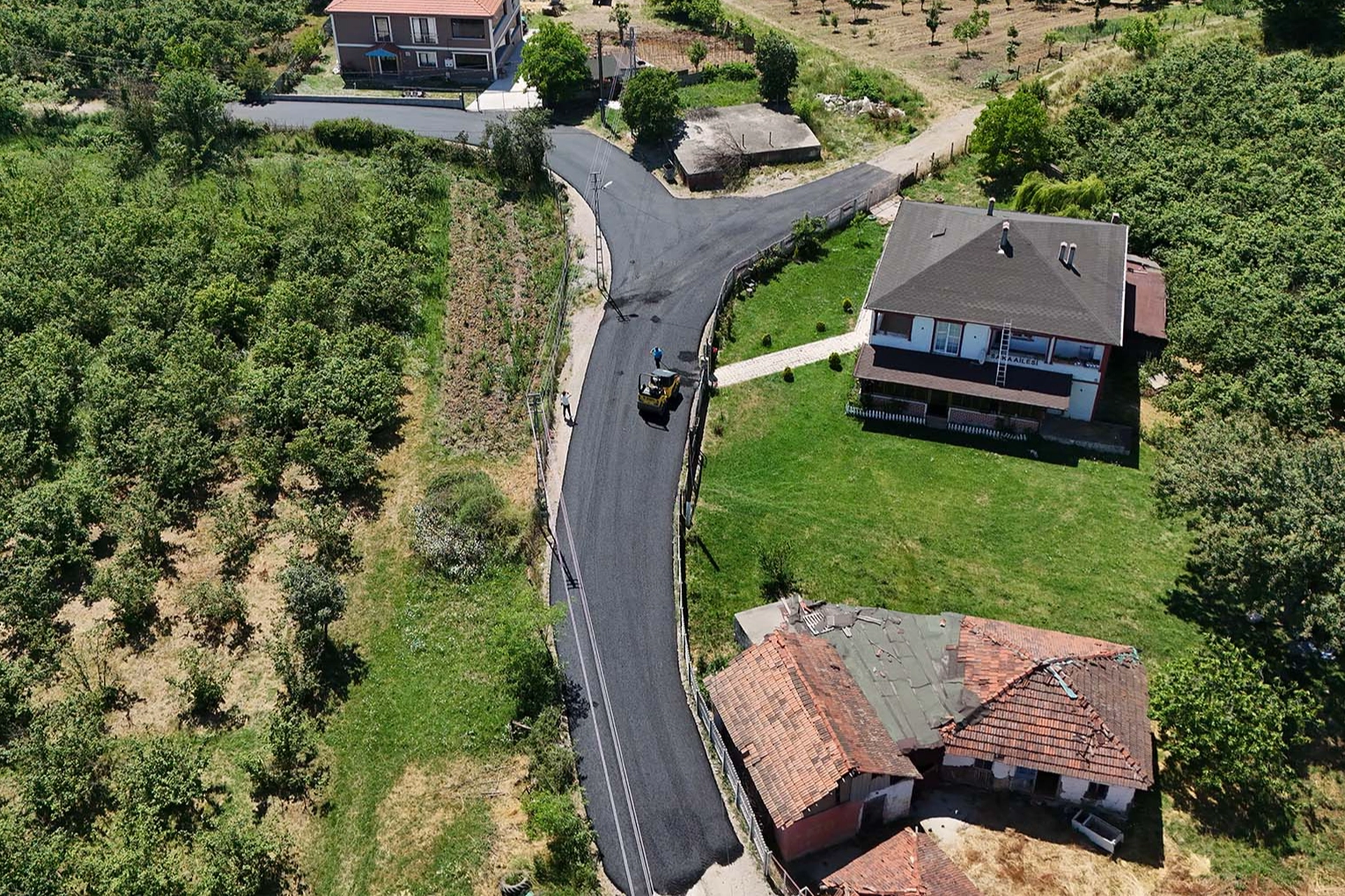 Sakarya Söğütlü’de 6 Kilometrelik Yol 8 Bin Ton Asfaltla Yenileniyor
