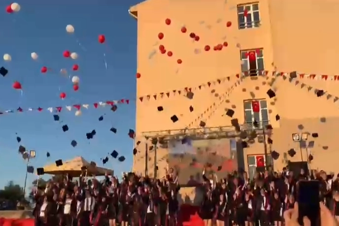 Keşan Anadolu Lisesi’nde Mezuniyet Coşkusu: 85 Öğrenci Diploma Aldı