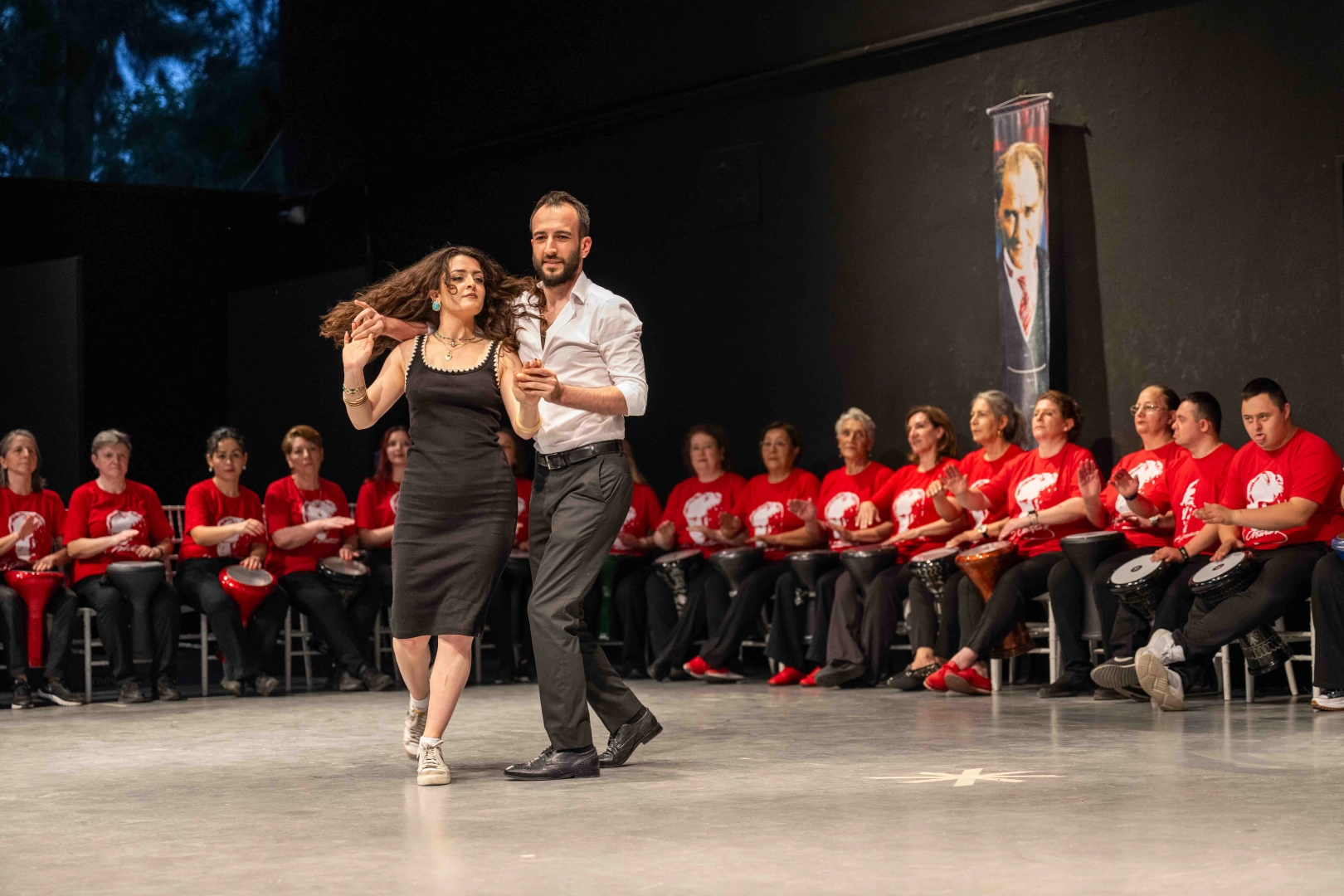 Bornova’da Hobi ve Beceri Kurslarından Muhteşem Final: 145 Kursiyer Sahne Aldı