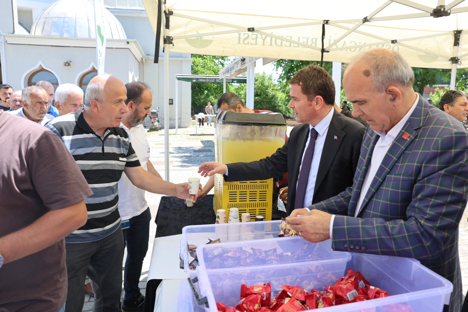 Başkan Erkan Aydın Yeniceabat Mahallesi’nde Vatandaşlarla Buluştu