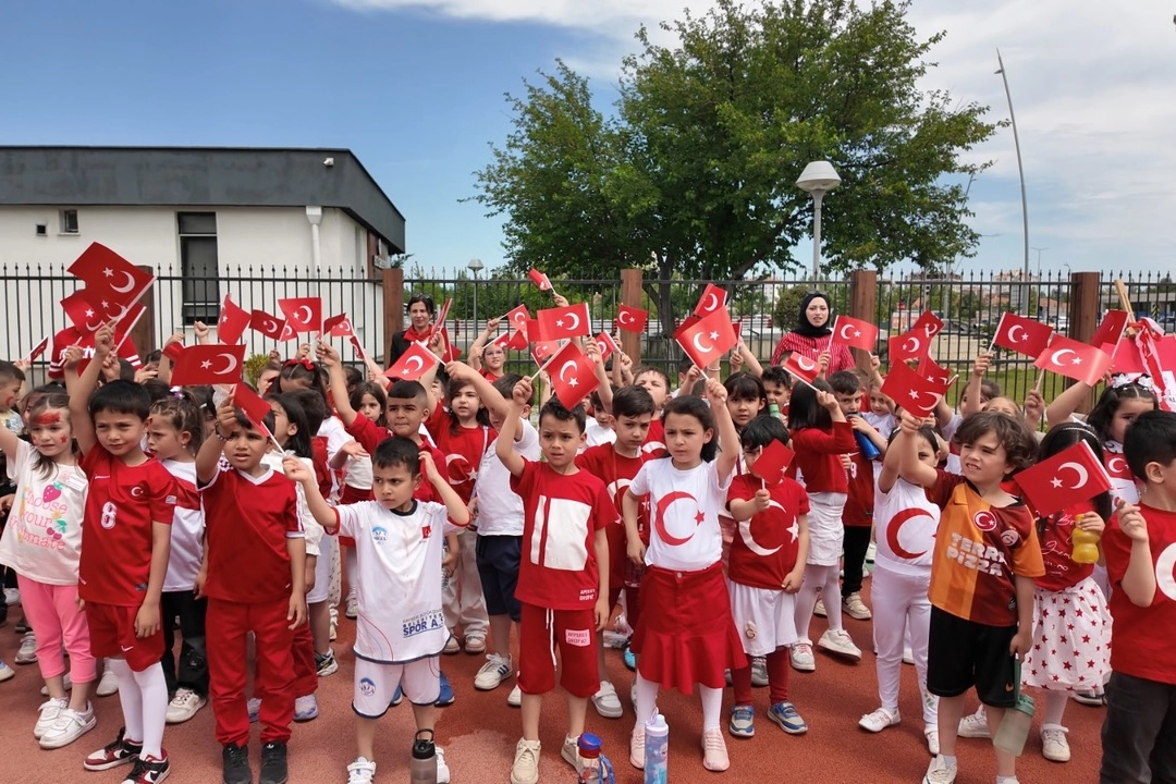Kayserili Miniklerden Dünya Kupası’ndaki A Milli Takım’a Anlamlı Destek