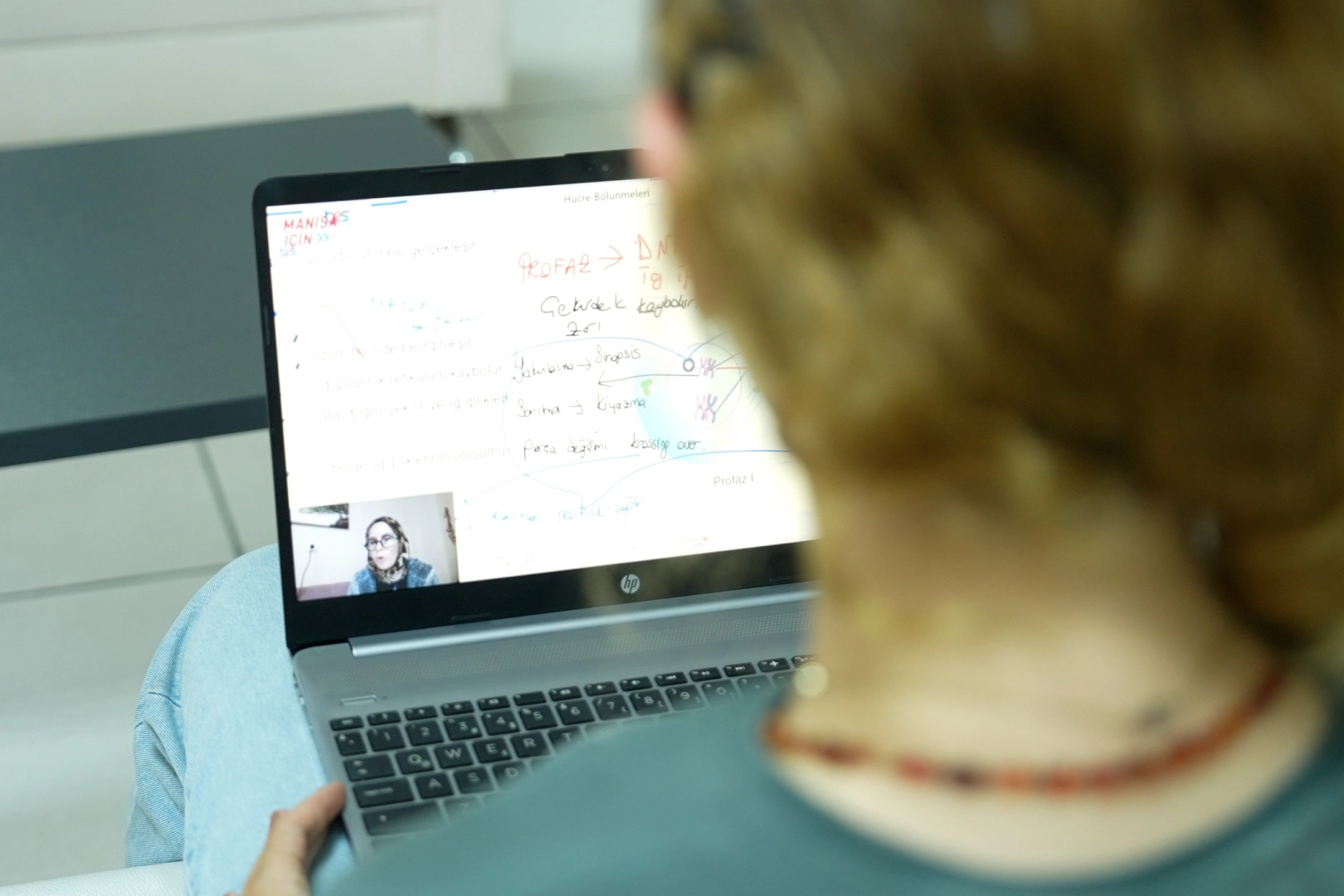 MABEM Online Eğitim Programlarıyla Manisalı Öğrencilere Destek Oluyor