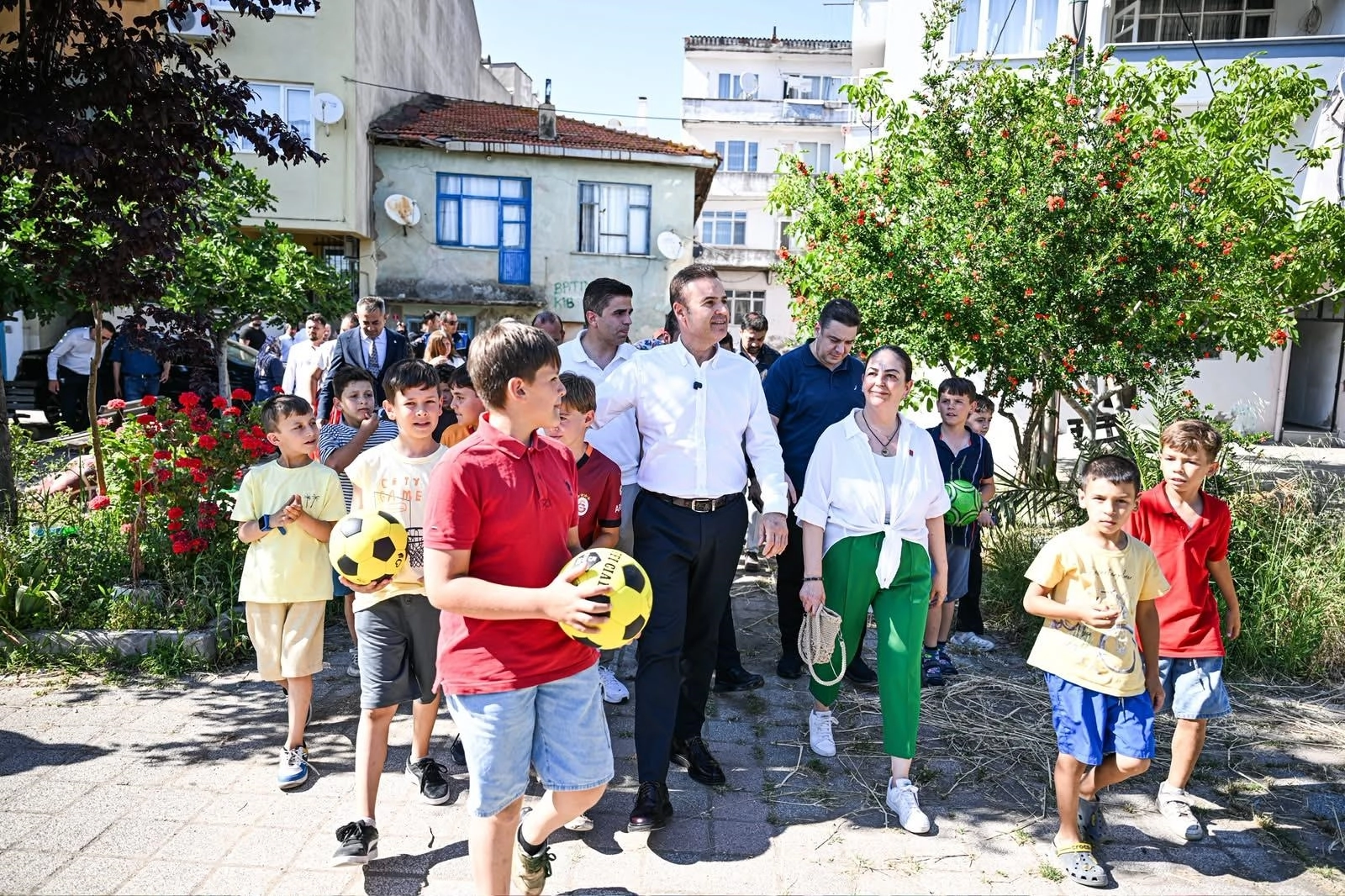 Ahmet Akın Erdek’in 7 Mahallesinde Vatandaşlarla Buluştu