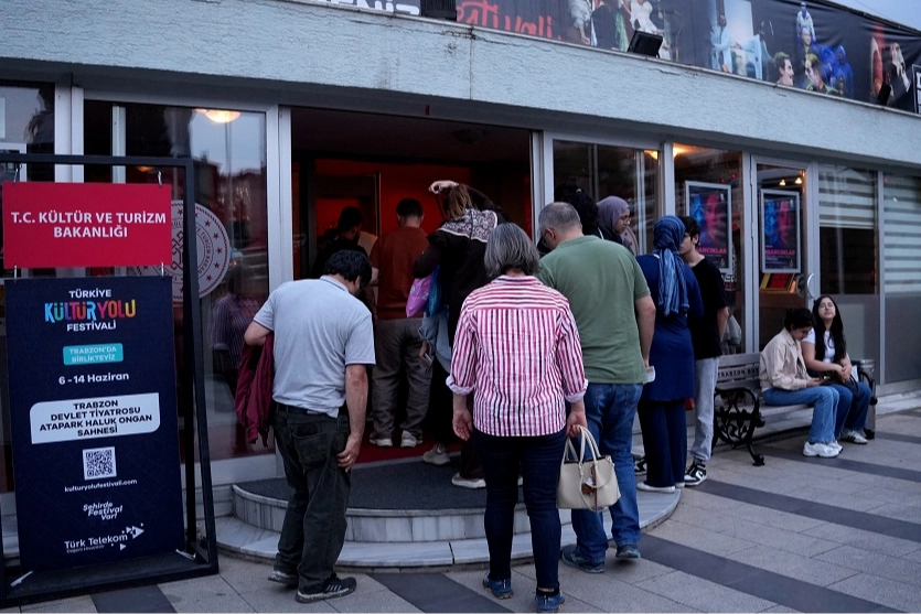 Trabzon Kültür Yolu Festivali’nde Tiyatro ve Geleneksel Sanatlar Buluştu