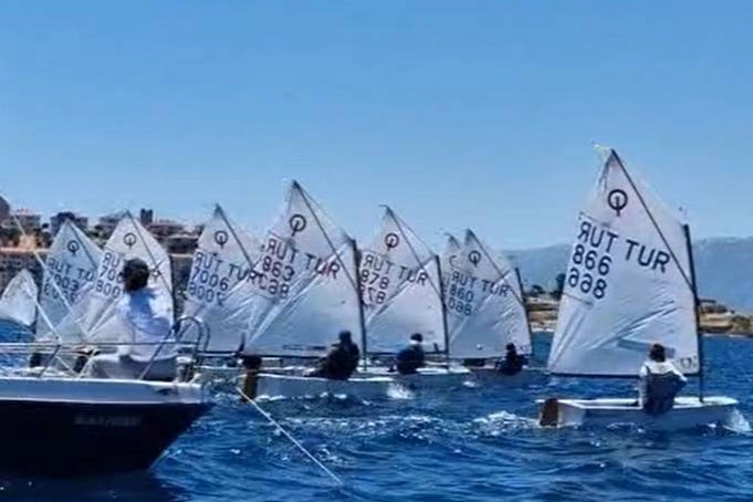 Foça’da Sahil Güvenlik Kupası Yelken Yarışları Tamamlandı