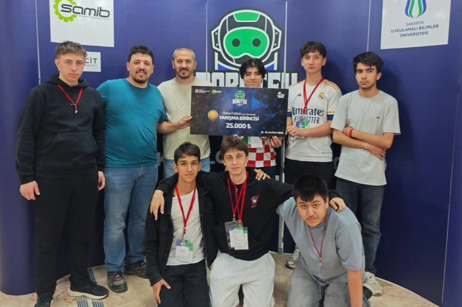 Karasulu Öğrenciler Robotek Ulusal Robot Yarışması’nda Türkiye Derecesi Elde Etti