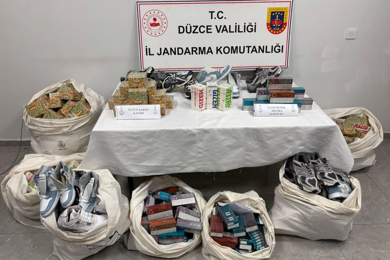 Düzce’de Kargo Sevkiyatına Kaçakçılık Operasyonu