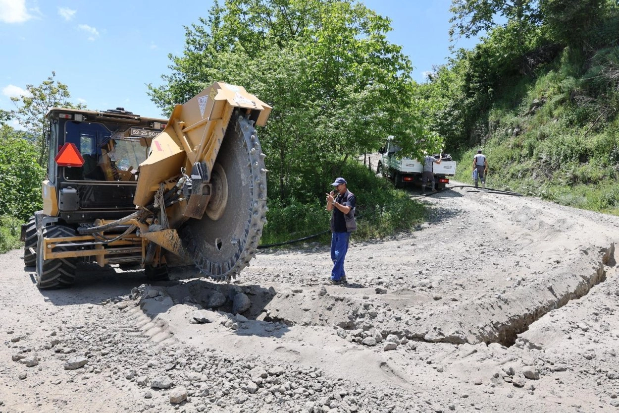 İkizce Yoğunoluk Mahallesi’nde İçme Suyu Hattı Çalışmaları Başladı
