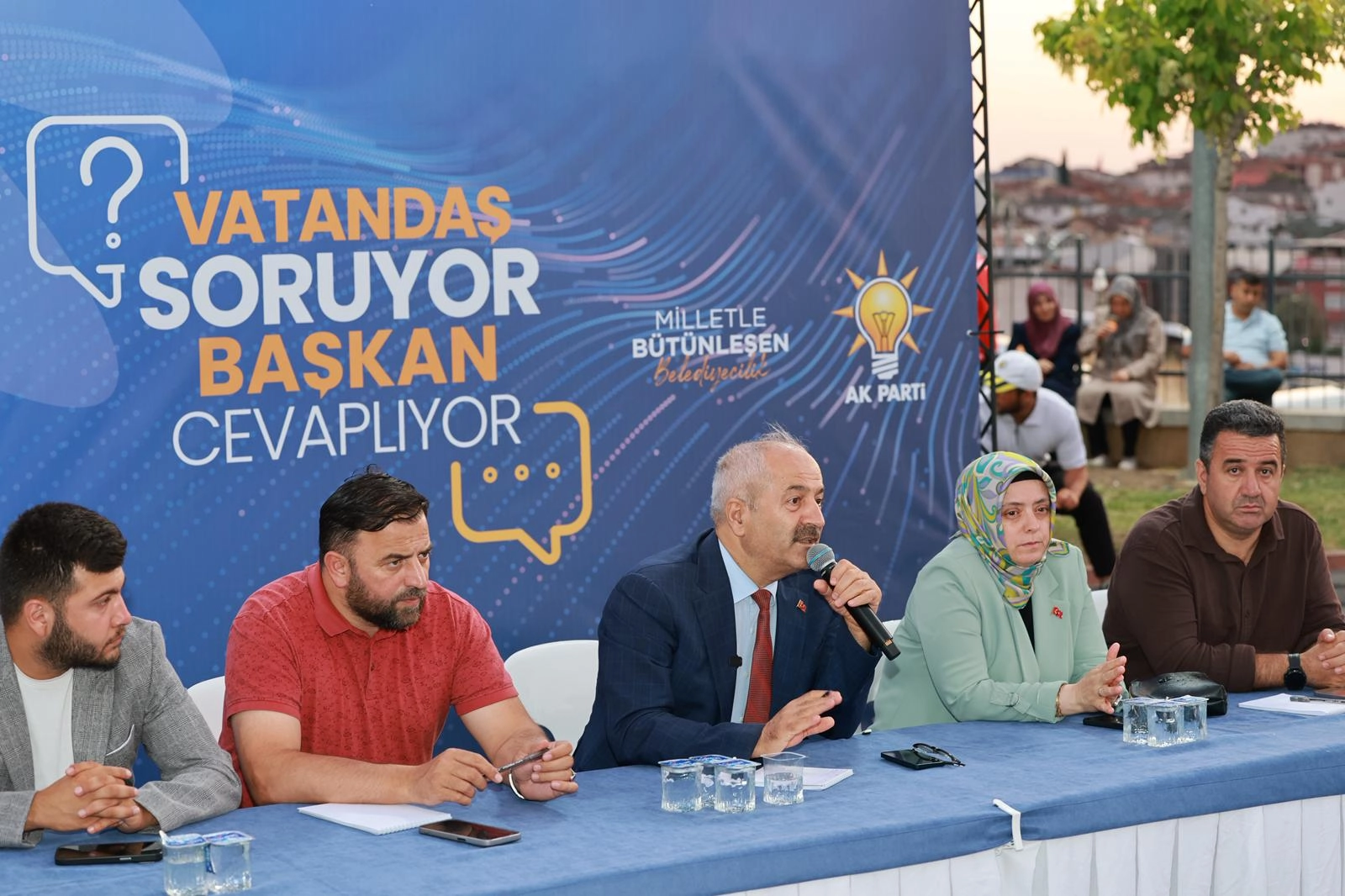 Başkan Büyükgöz Vatandaşlarla Karabağ Parkı’nda Buluştu