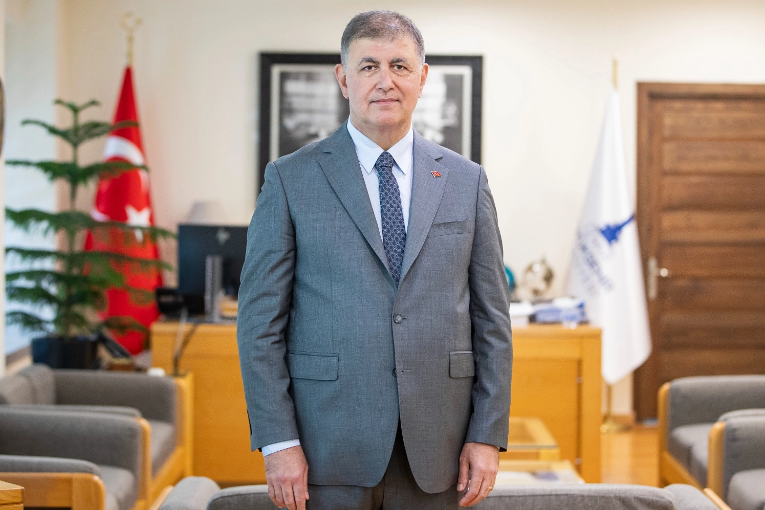 Cemil Tugay CHP Üyeliğinden İstifa Ettiğini Açıkladı