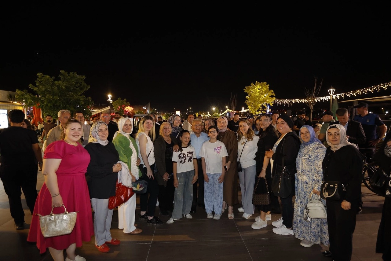 Başkan Büyükkılıç Vatandaşlarla Millet Bahçesi’nde Buluştu