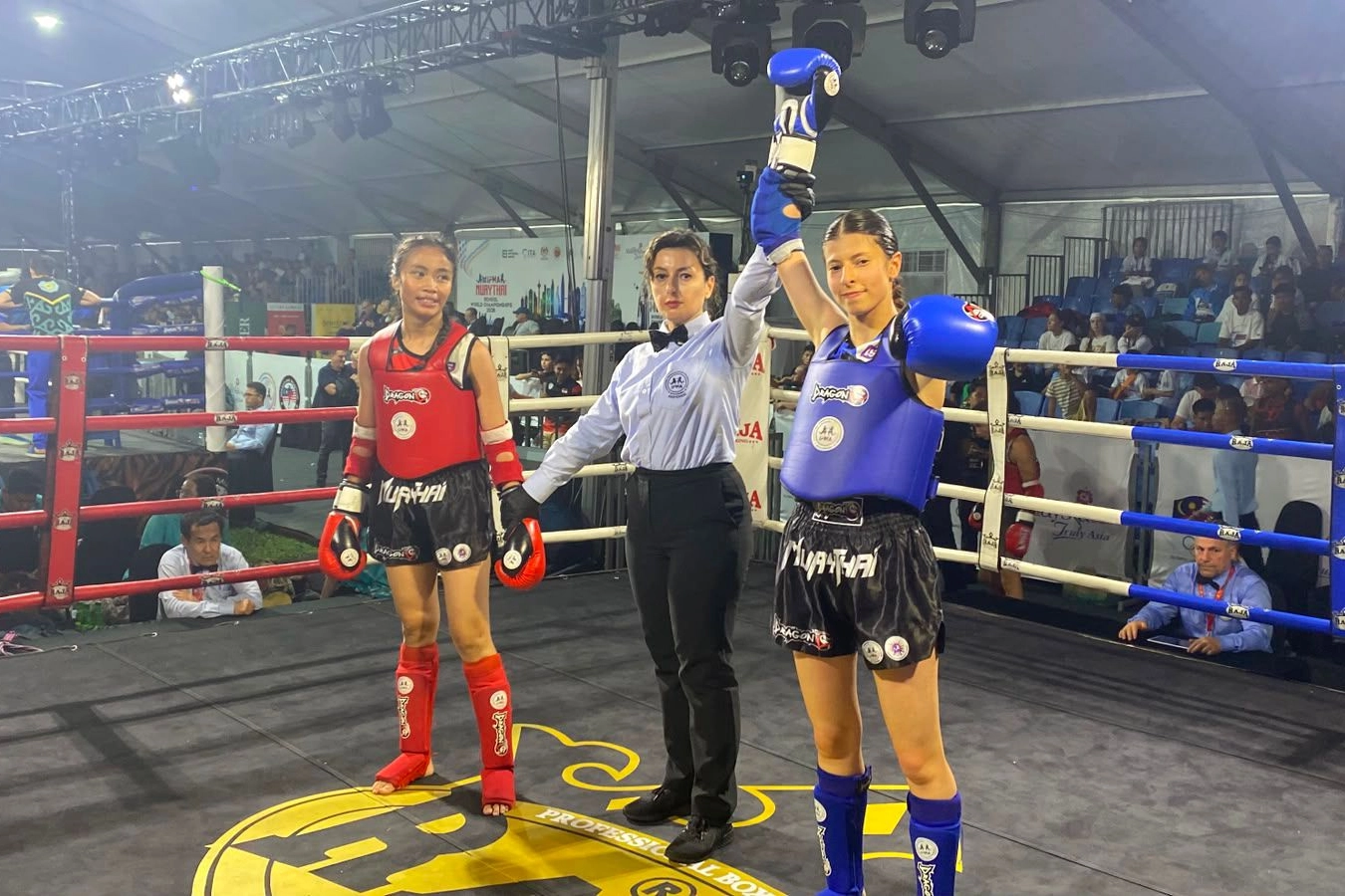 Berfin Polat Dünya Muay Thai Şampiyonu Oldu