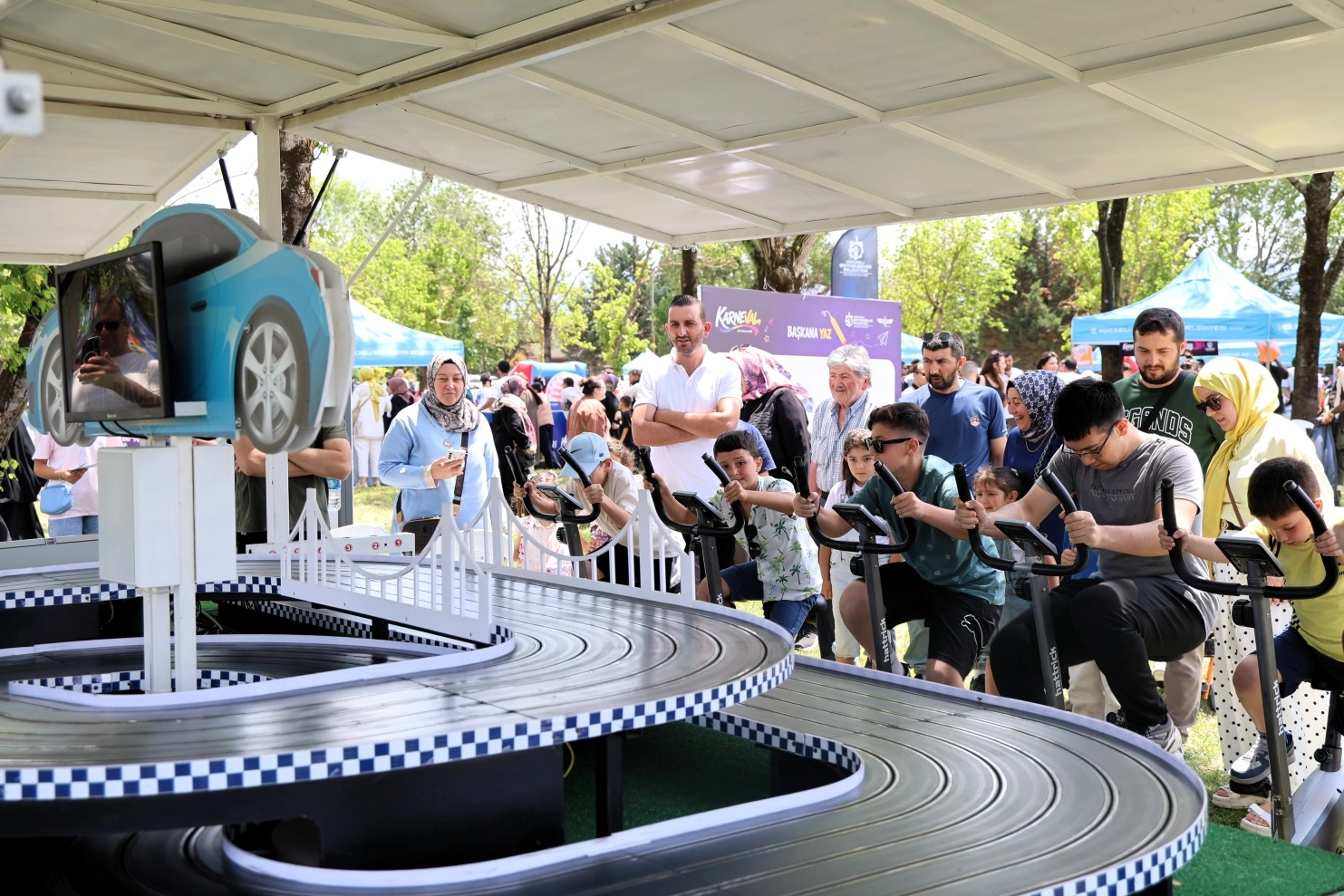 Kocaeli’de Karneval Çocuk Şenliği Coşkusu Başladı