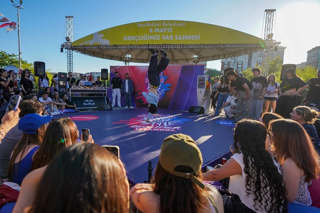 Red Bull Dance Your Style İstanbul Ön Elemesi Beylikdüzü Yaşam Vadisi’nde Nefes Kesti