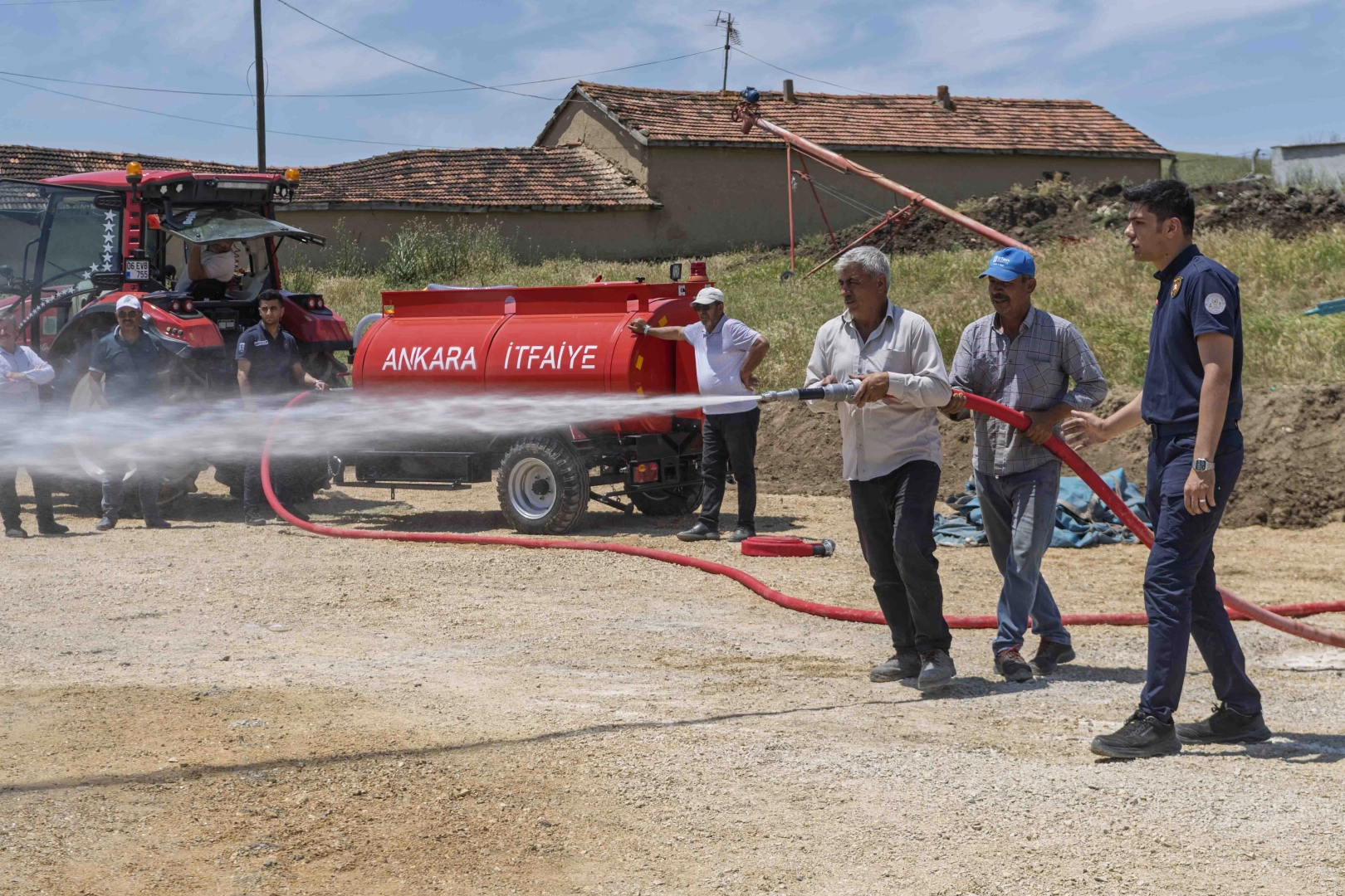 ABB Kırsal Mahallelere 128 Yeni Yangın Söndürme Tankeri Dağıtacak